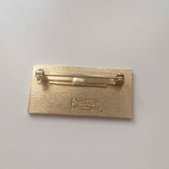 Vintage 1988 Winter Olympics Pin Canadiana - Picture 2 of 2